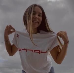 Meet your Posher, Ariana